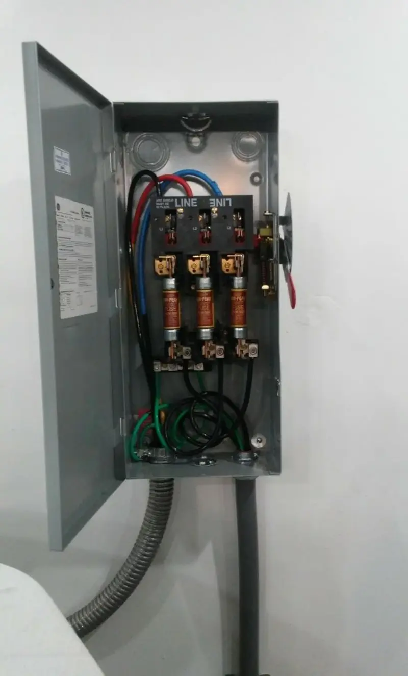 Three-phase disconnect switch installed for Electrical Wiring & Rewiring in Inglewood